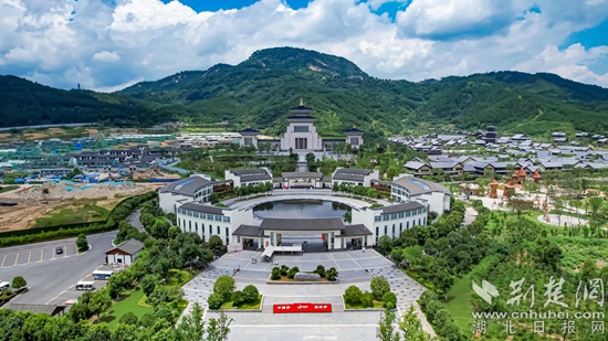 東山問梅村大景.jpg